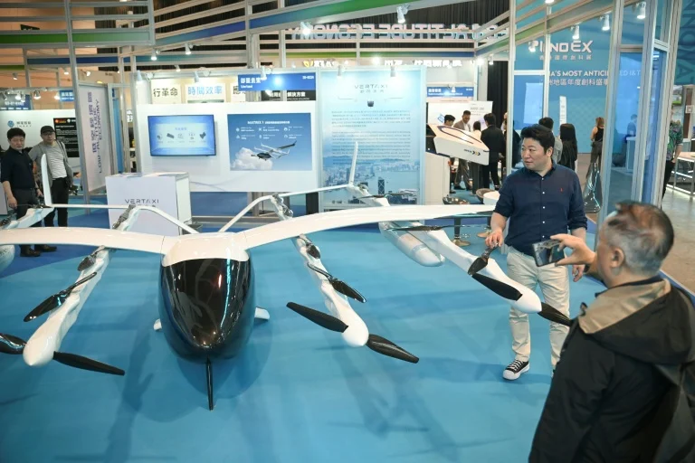 Sonho dos ‘táxis voadores’ continua vivo apesar dos contratempos, mas levará tempo.