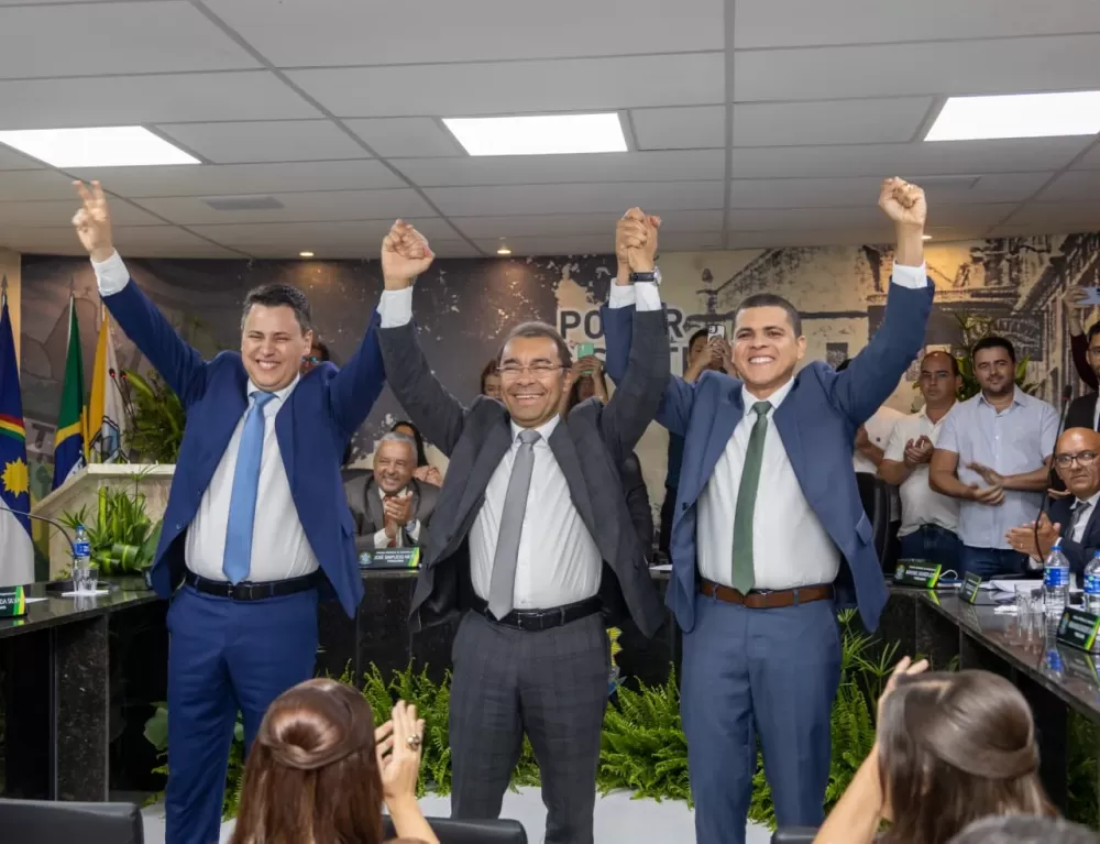 Sérgio Colin toma posse como prefeito de Toritama.