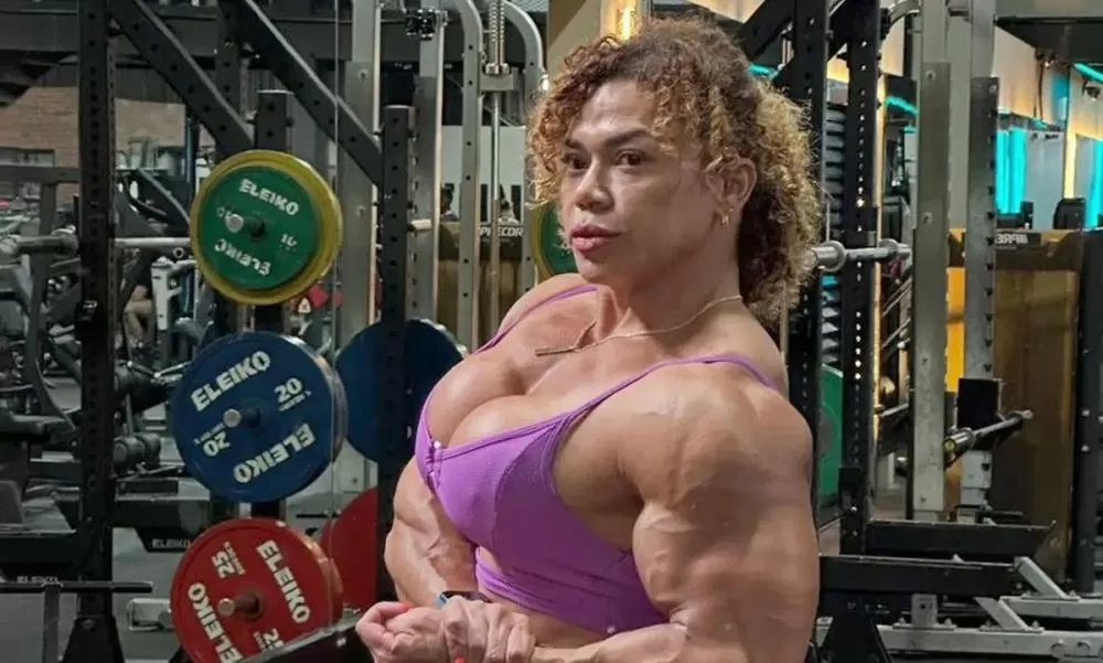 Fisiculturista conhecida como 'Mulher-Hulk' é morta a marteladas por marido em 'viagem de despedida'.