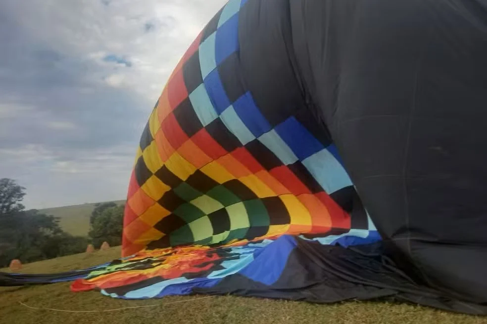 Sobreviventes de acidente pularam de balão em chamas em Praia Grande (SC).