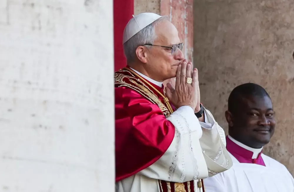 Papa Leão XIV pede paz após ataques ao Irã e alerta para “abismo irreparável”.