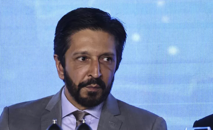 Nunes culpa Enel por atraso em ônibus elétricos na capital paulista.