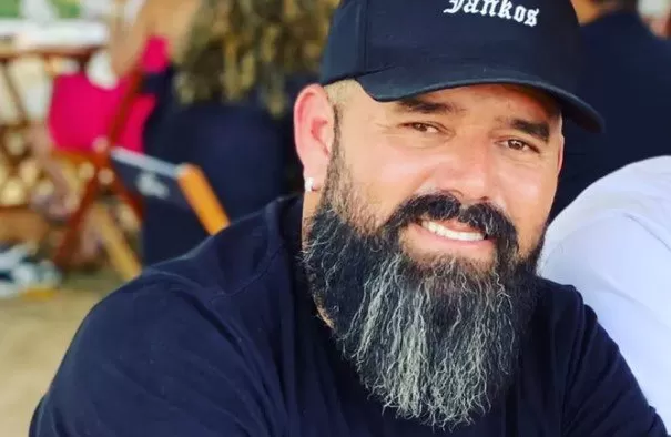 Cantor de forró morre após passar mal em show na Bahia.