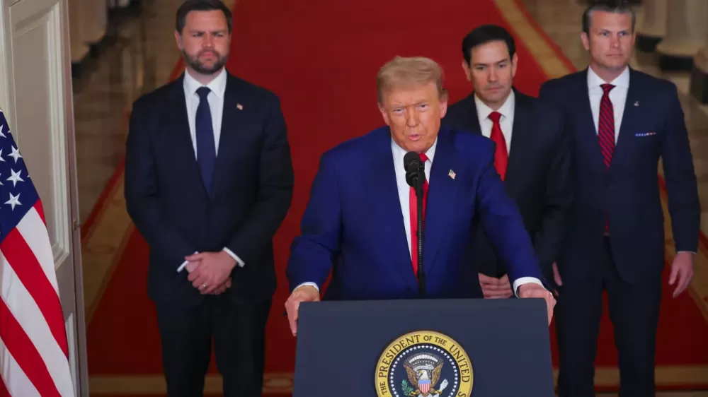 Trump chama retaliação do Irã de “fraca”, agradece aviso e pede paz.