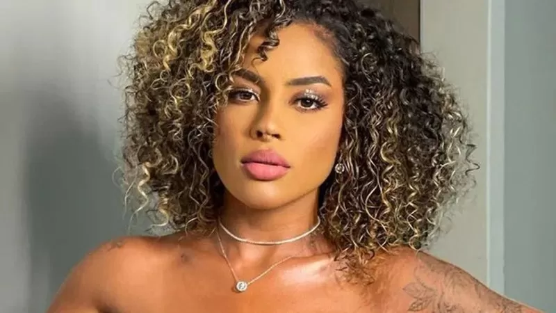 Sthefane Matos é criticada após comparecer a show de Kevi Jonny; saiba o motivo.