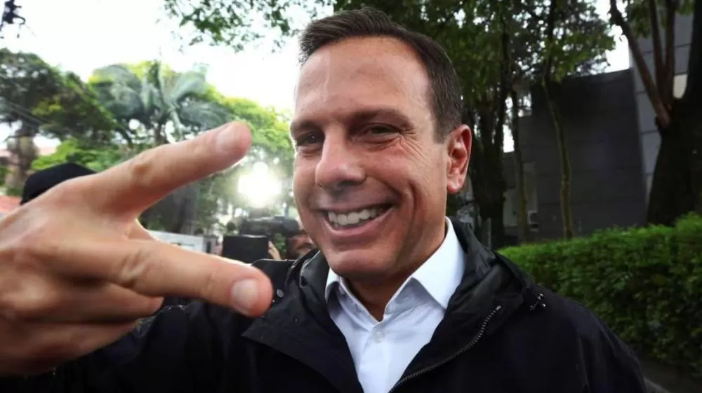 Doria se revolta com pergunta e proíbe SBT de exibir programa.