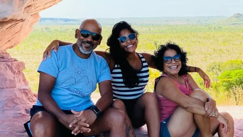 Família de Juliana Marins agradece aos voluntários por tentarem salvar a jovem; confira.