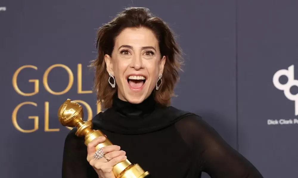 Fernanda Torres leva Globo de Ouro por atuação em Ainda Estou Aqui.