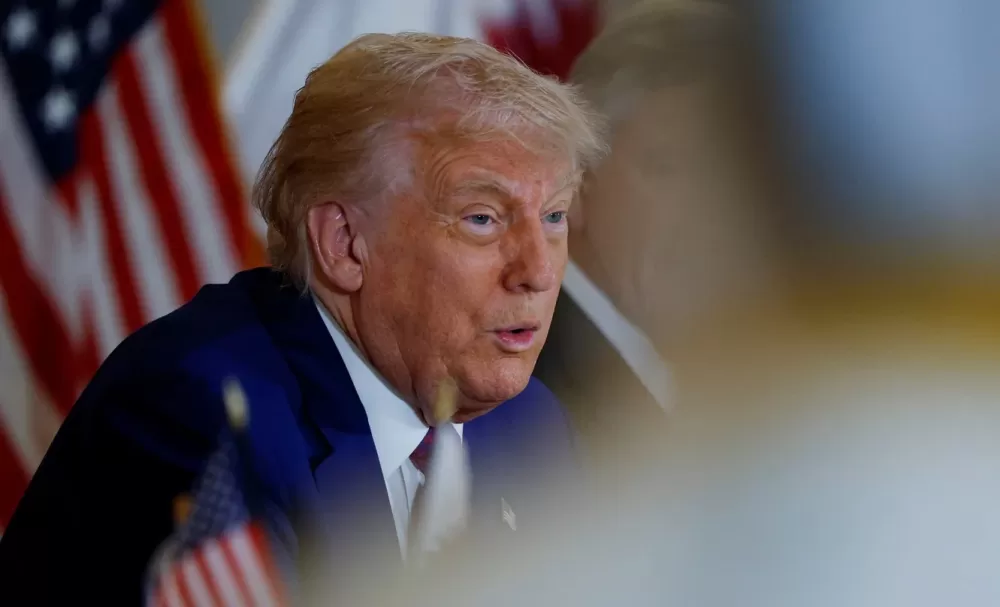 PIB dos EUA contraiu mais do que se pensava no 1º trimestre, mostram dados revisados.