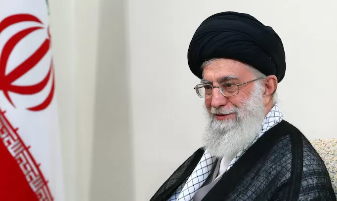 Irã saiu vitorioso e deu “tapa na cara dos EUA”, diz Khamenei.