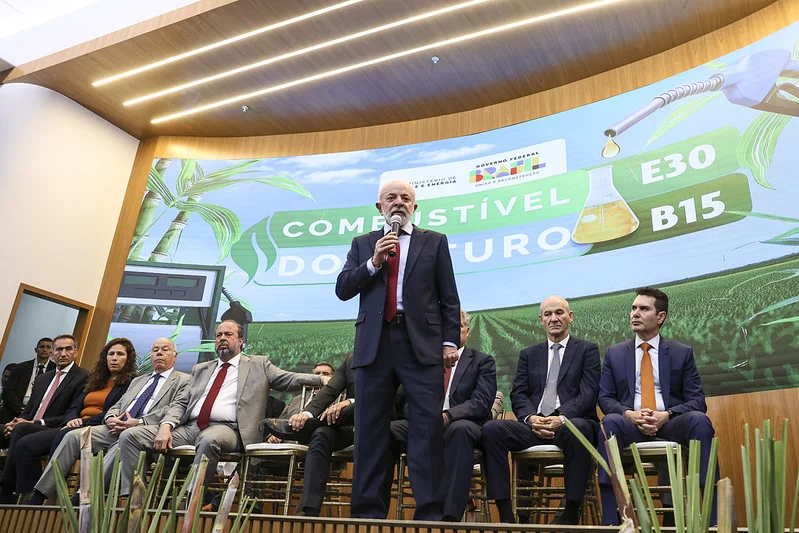 Entenda por que o governo decidiu aumentar a quantidade de etanol na gasolina