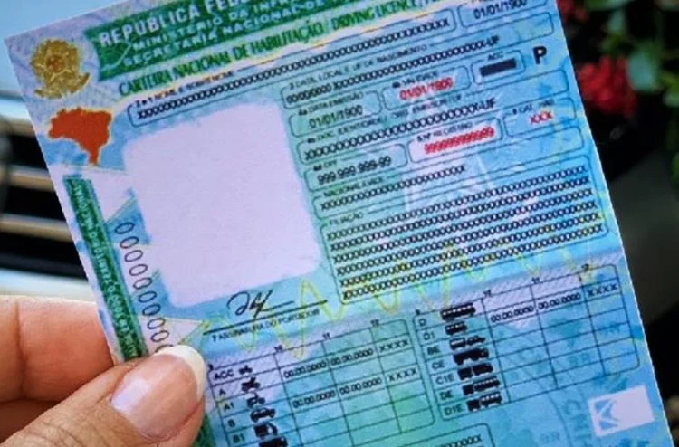 Lula veta exigência de exame toxicológico negativo na primeira habilitação.