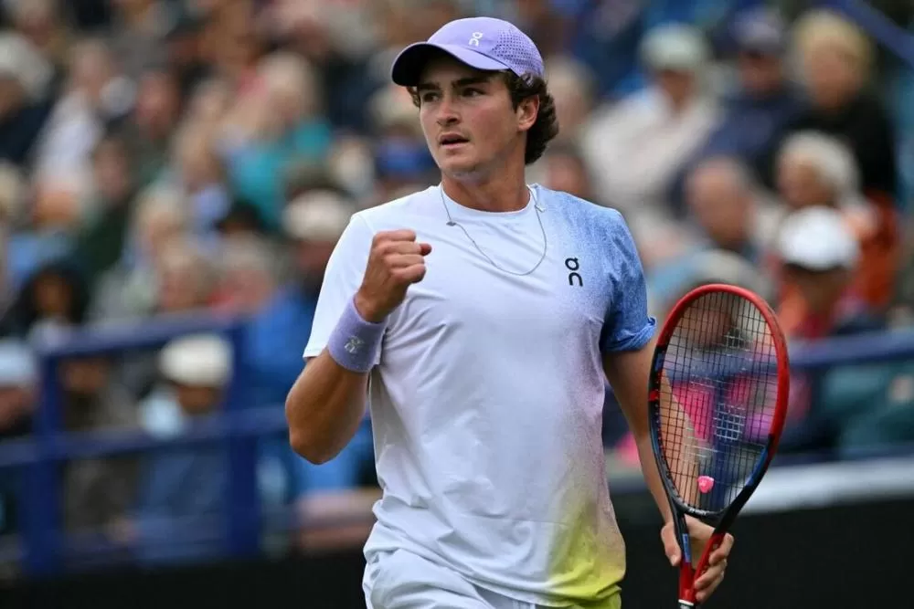 João Fonseca estreia contra britânico em Wimbledon, e cai na mesma chave de Carlos Alcaraz.
