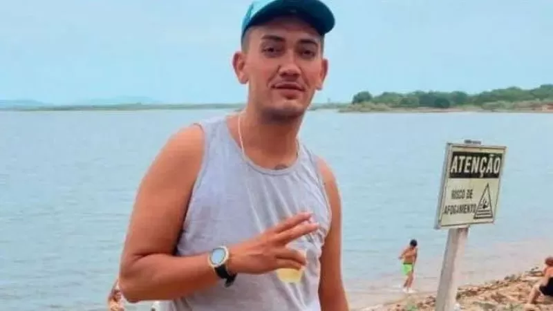 Garçom é executado a tiros enquanto atendia clientes em pizzaria.