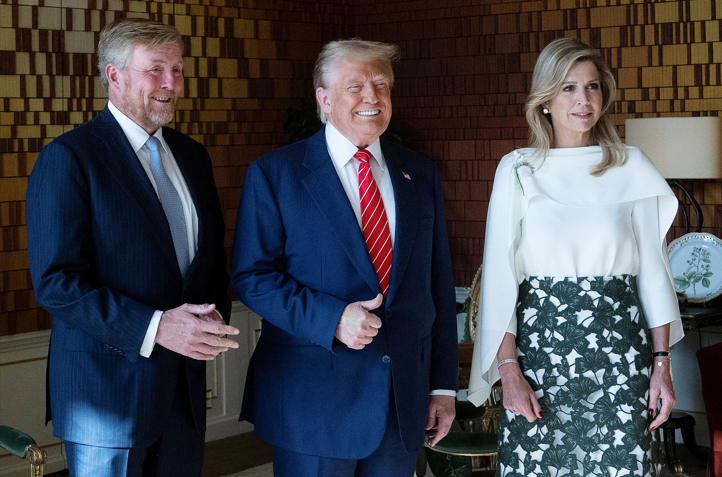 Rainha da Holanda ‘imita’ Trump durante encontro antes de reunião da Otan.