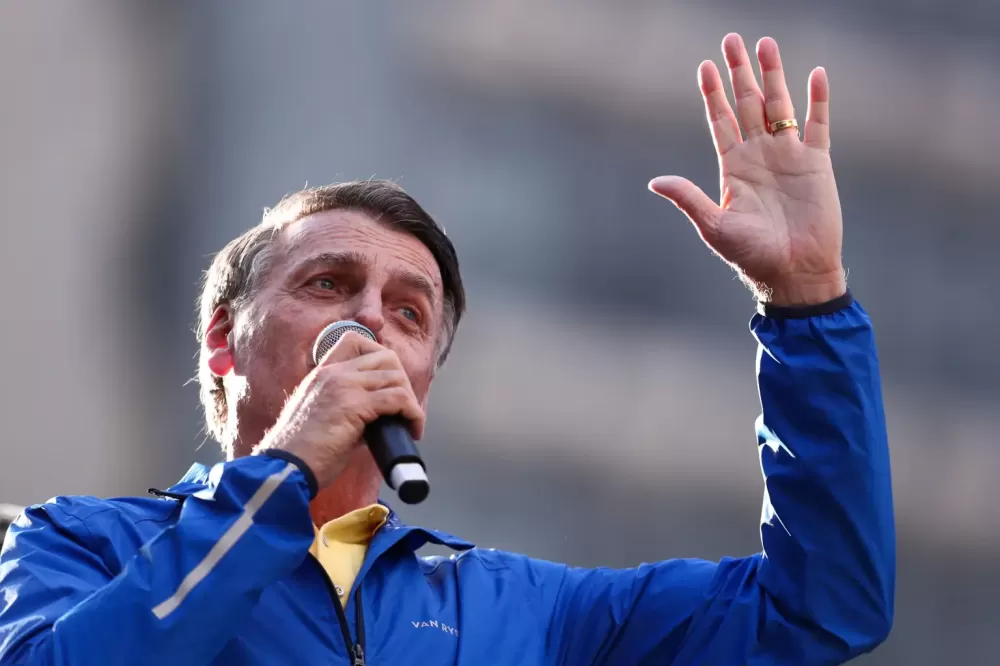 Bolsonaro adapta slogan de Trump durante ato na Paulista: ‘Make Brasil great again’