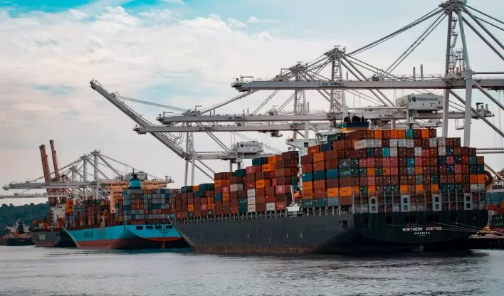 Após 1º trimestre positivo, OMC indica desaquecimento do comércio global no final do ano.