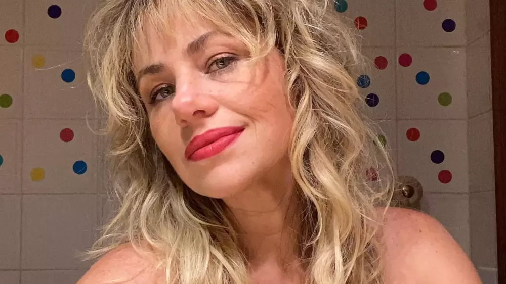 Atriz da Globo foi apresentadora de canal pornô.