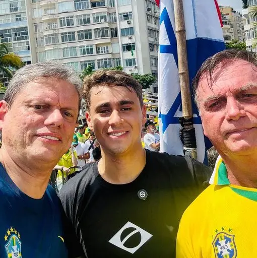 Nikolas Ferreira troca ato de Bolsonaro na Paulista por casamento em BH.