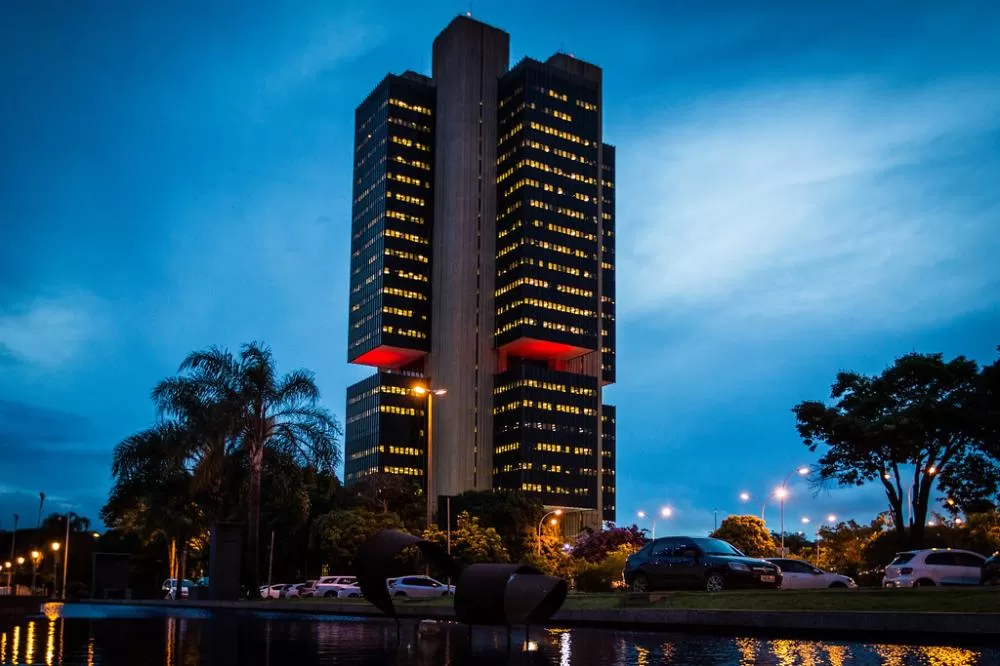 PF instaura inquérito para investigar ataque hacker que desviou ao menos R$ 400 milhões.