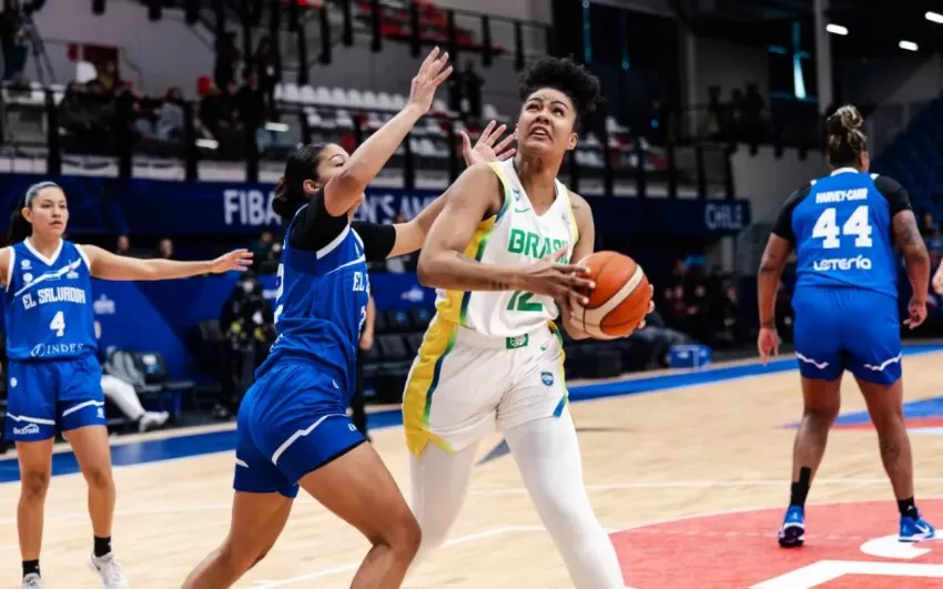 Brasil vence El Salvador e fecha fase de grupos da Copa América na liderança.