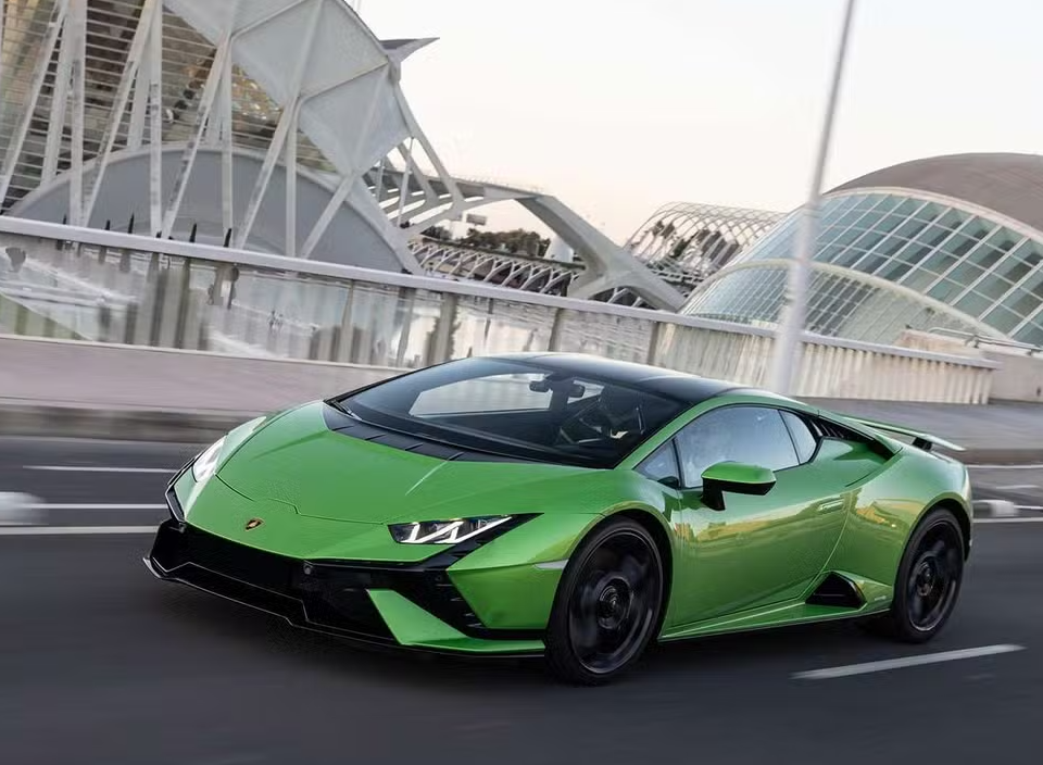 Acidente fatal com Diogo Jota e irmão envolveu Lamborghini de R$ 4 milhões.