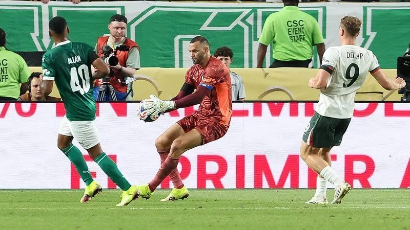 Palmeiras revive trauma no Mundial de Clubes com falha de Weverton.