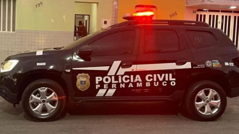 Mulher é executada a tiros dentro de bar em Cupira; crime chocou moradores.