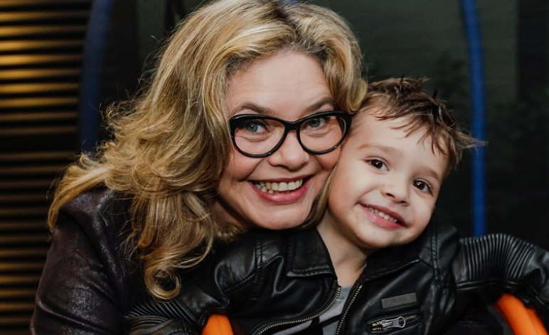 Filha de Silvio Santos diz que passou dificuldades financeiras e pai não ajudou.