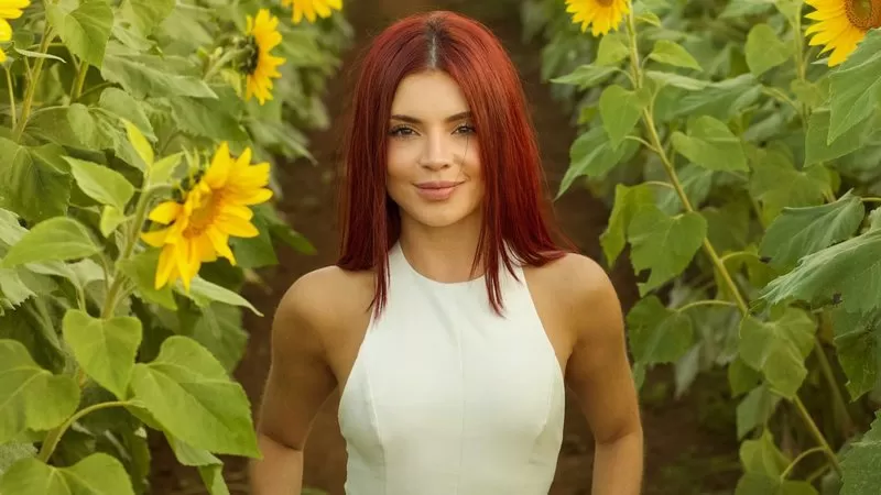 GKay realiza procedimento no bumbume web reage: “Deve custar uma casa própria”