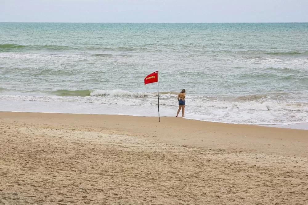 Litoral de Pernambuco tem 17 praias com trechos impróprios para banho