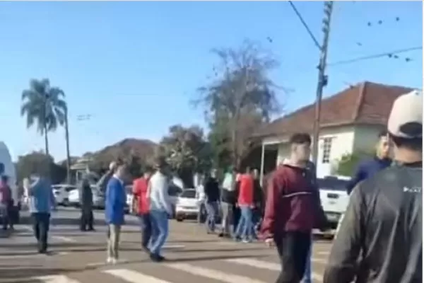 Adolescente ataca crianças em escola do Rio Grande do Sul; uma morre e duas ficam feridas