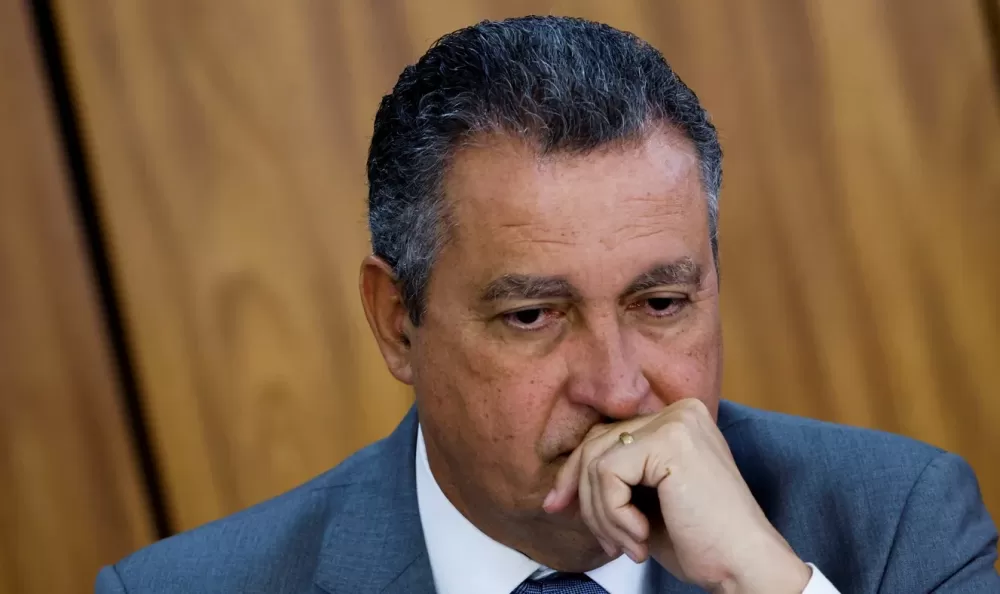 Desvincular salário mínimo da aposentadoria colocaria idosos em condição desumana, diz Rui Costa