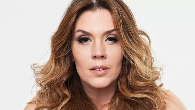 Simony atualiza estado de saúde e detalha tratamento contra o câncer: “Mais uns ciclos”