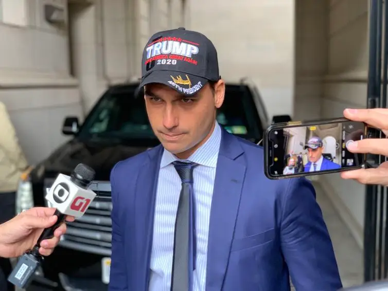 Eduardo Bolsonaro agradece apoio de congressista dos EUA e ecoa Trump contra Moraes