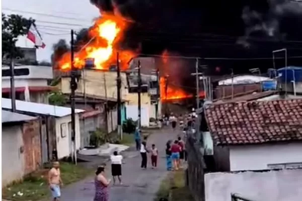 “Só deu pra salvar a vida”, diz moradora atingida por incêndio de caminhão-tanque tombado