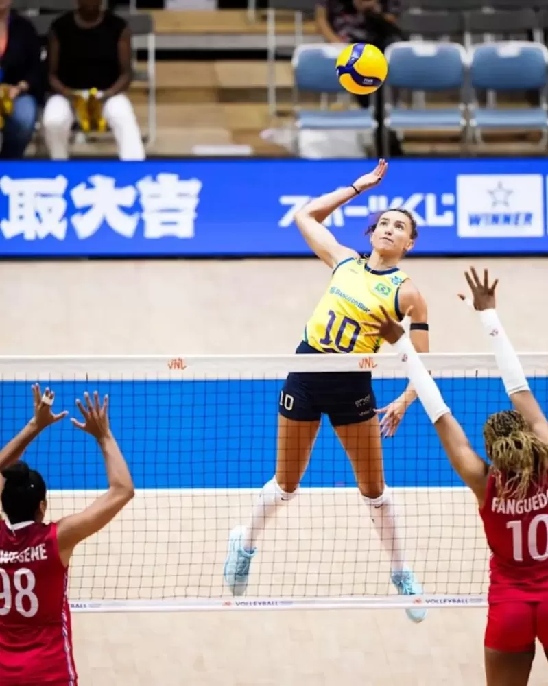 Seleção brasileira feminina de vôlei derrota França no tie-break na Liga das Nações