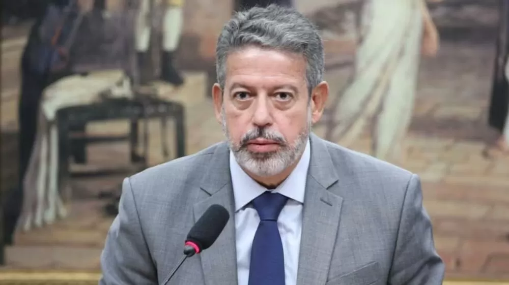 Isenção do IR: Lira lê parecer e votação deve ocorrer na próxima semana