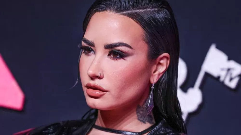 Demi Lovato sinaliza nova fase musical em seu retorno