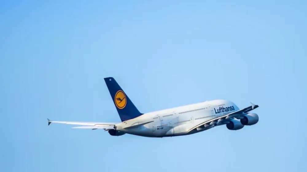Voo da Lufthansa 747 faz duplo desvio e emite Mayday