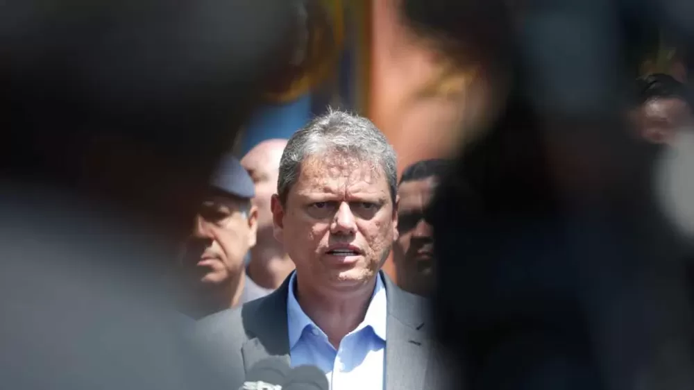 Tarcísio se torna alvo após tarifaço de Trump e admite efeito negativo em SP
