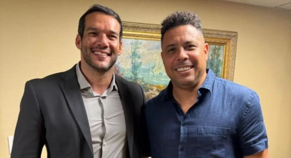 Meses após desistir de candidatura, Ronaldo encontra presidente da CBF: 'Portas sempre abertas'