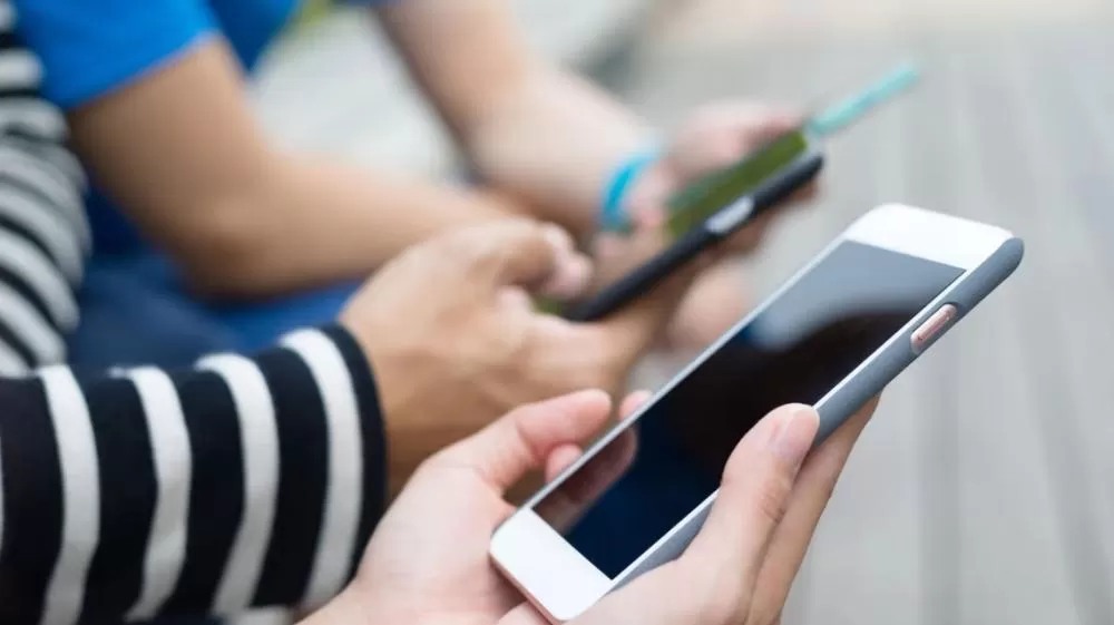 Microfone do seu celular pode estar gravando tudo