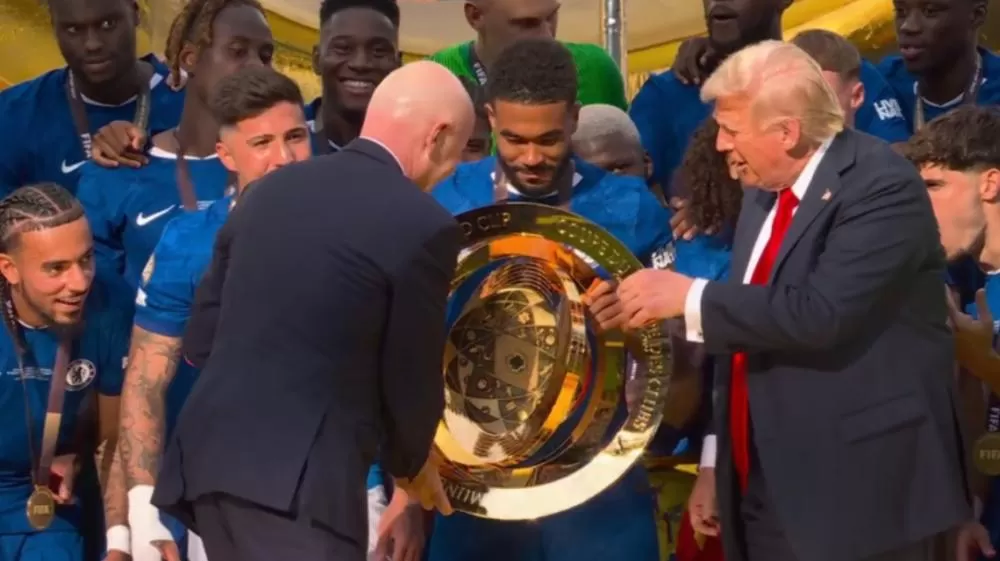 Em meio a vaias e aplausos, Trump entrega troféu ao Chelsea na final do Mundial de Clubes em Nova Jersey