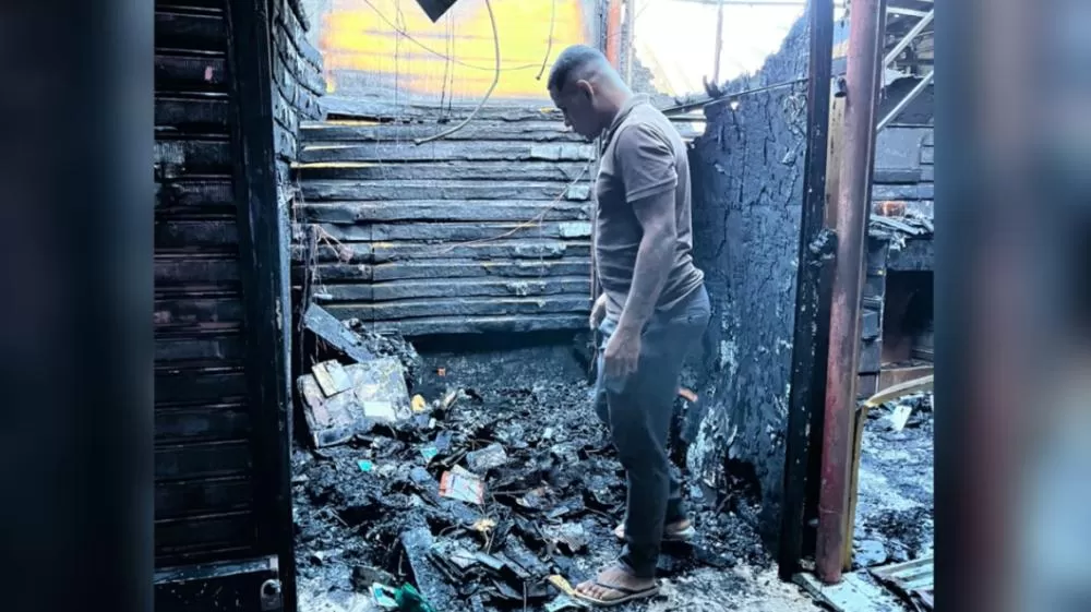 Incêndio no Camelódromo destrói cinco boxes, e permissionários perdem tudo do local
