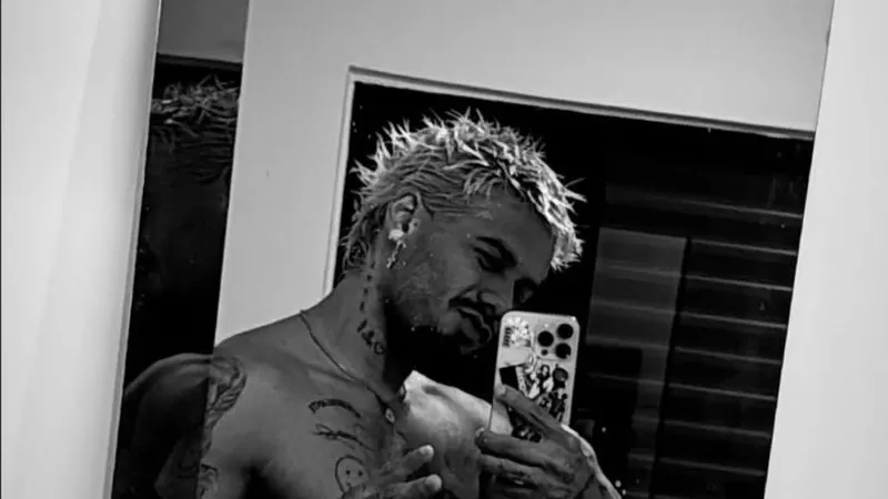 Solteiro, Zé Felipe aposta em clique ousado e chama atenção nas redes; confira