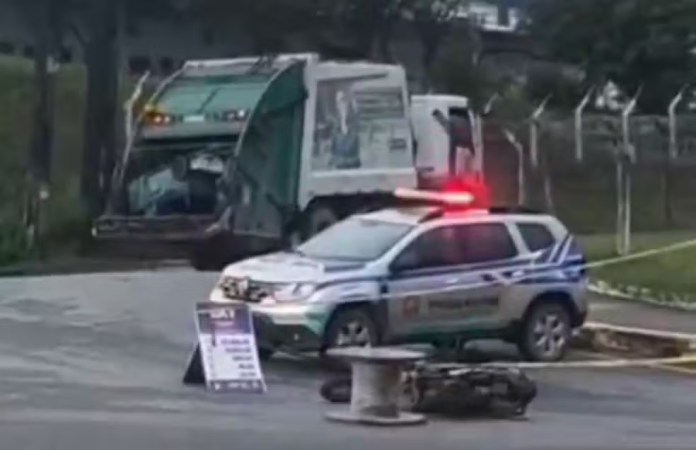 Dupla bate em poste e um morre após assalto e perseguição policial em Jaboatão