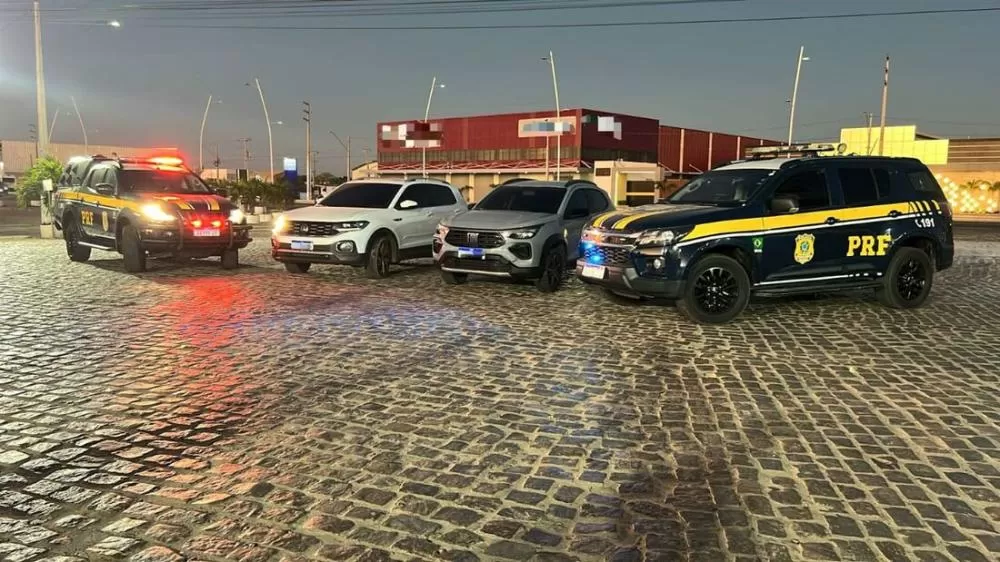 Veículos roubados no Recife são recuperados pela PRF em Petrolina; três são presos em flagrante