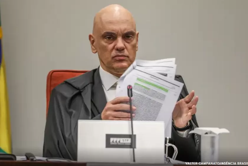 Tornozeleira, redes sociais e toque de recolher: leia a íntegra da decisão que impõe restrições a Bolsonaro