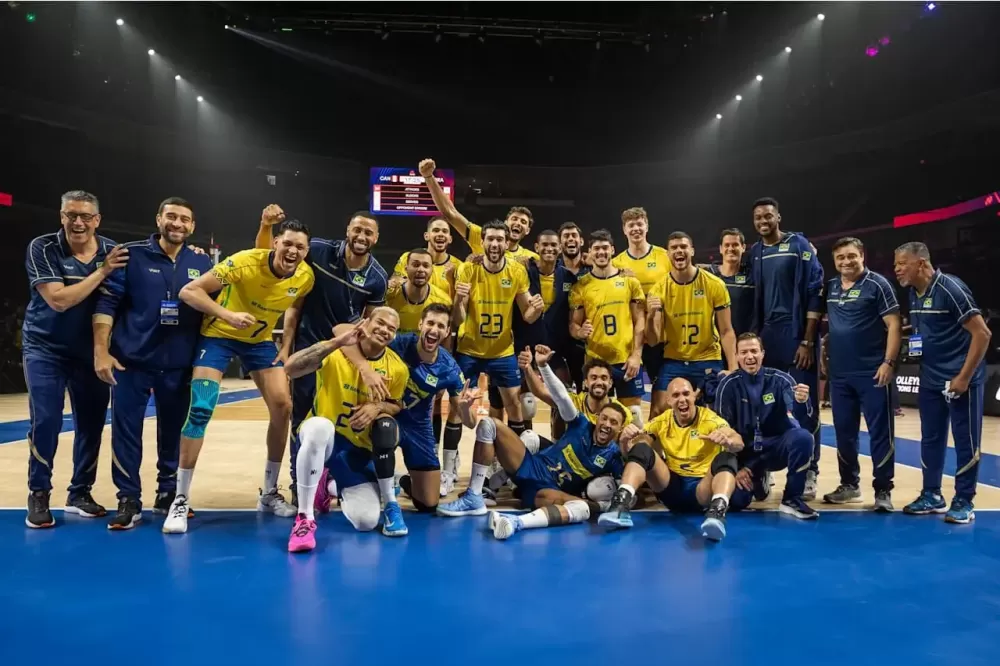 Brasil vence Alemanha e termina fase preliminar da Liga das Nações masculina de vôlei no topo